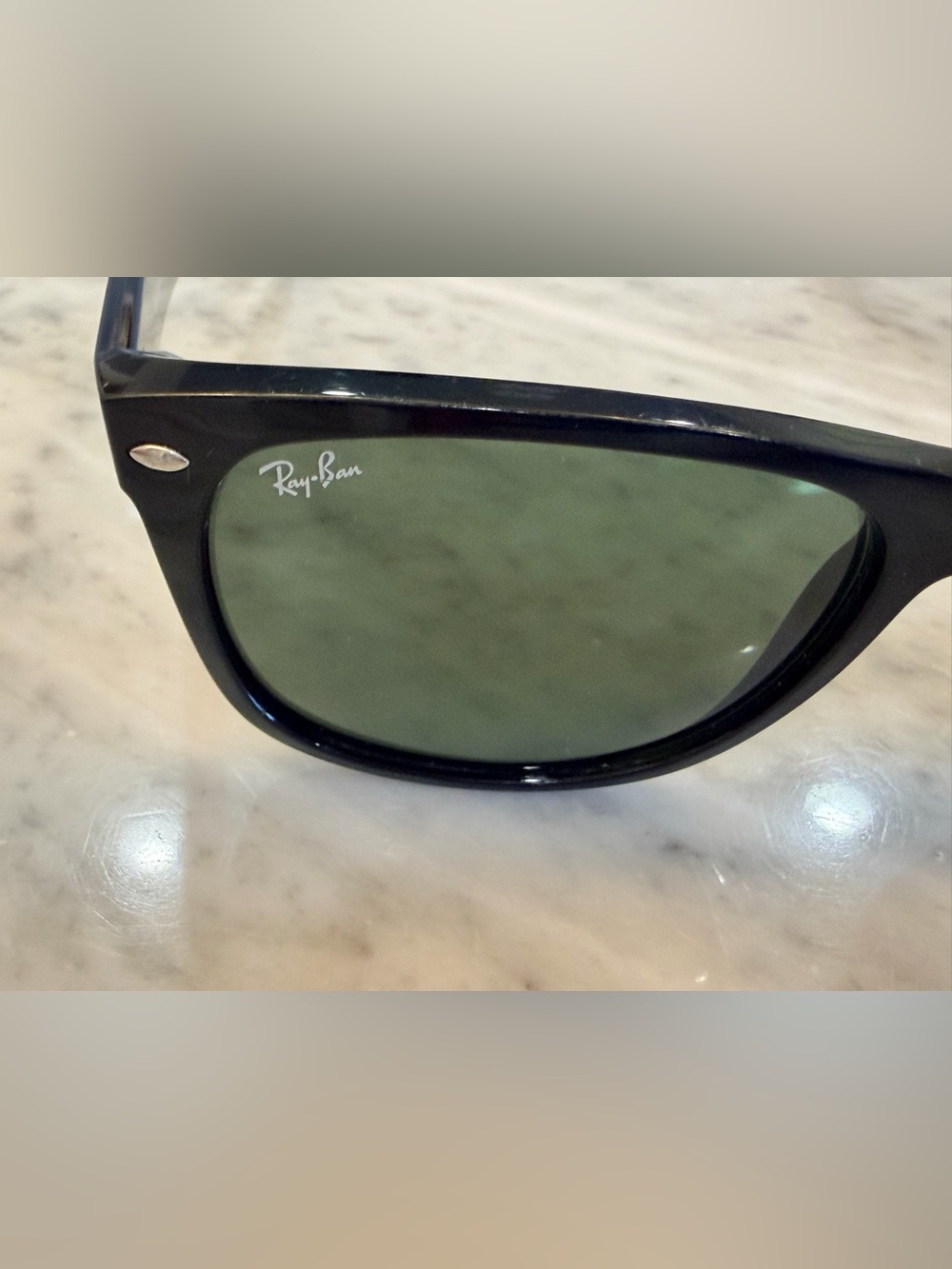 Ray-Ban Wayfarer Classic Sunglasses - Picture 5 of 5
